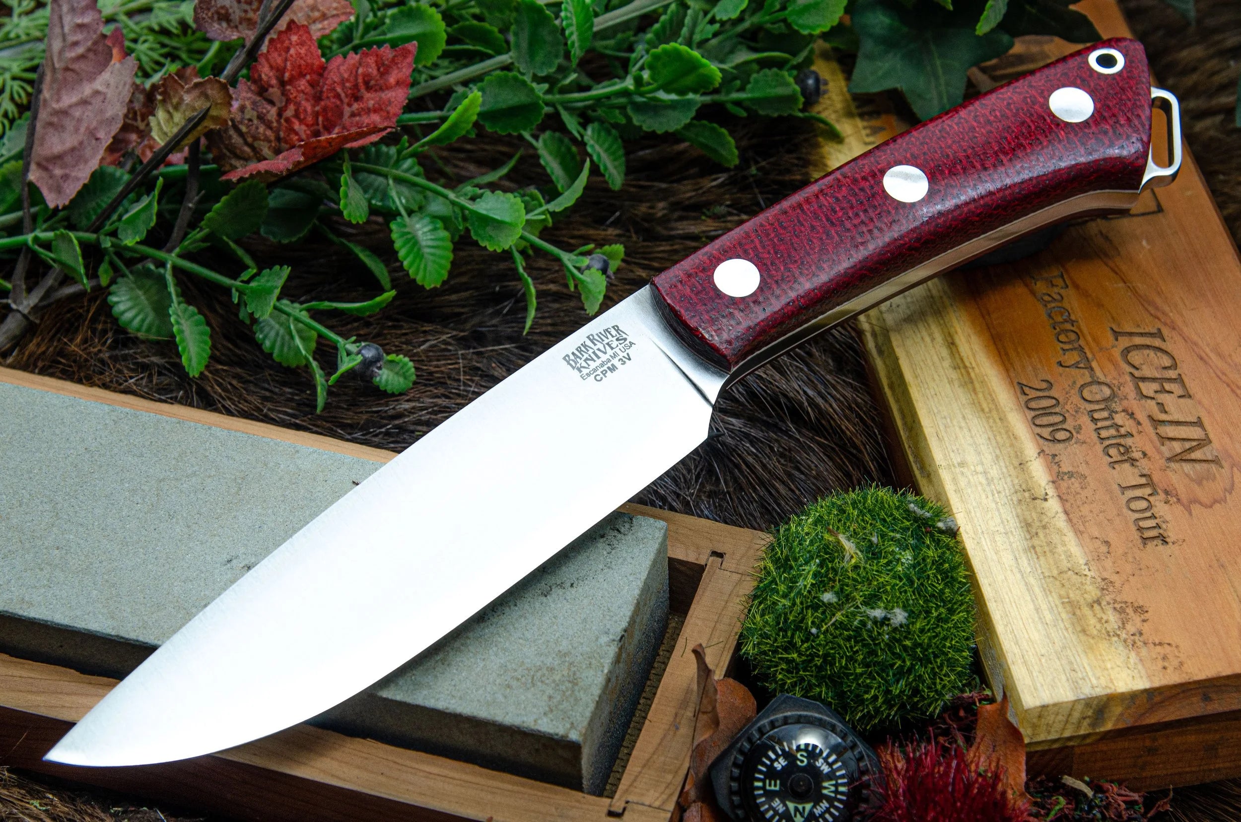 Bark River Knives Fox River 2 LT - Crimson Burlap - White Liner - CPM 3V