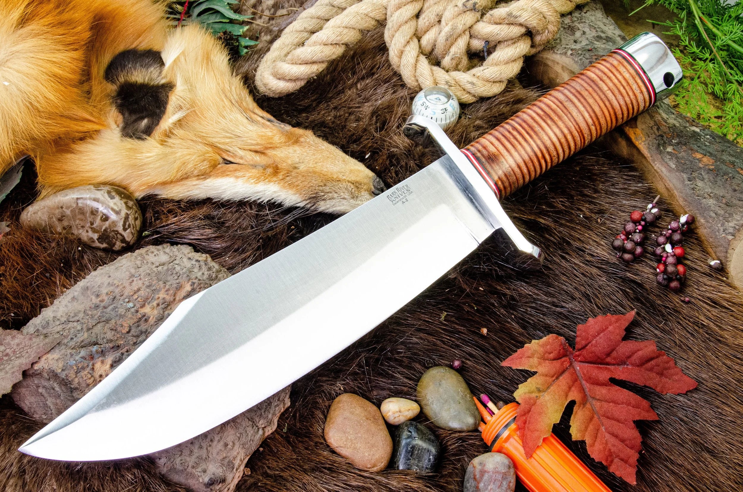 Bark River Knives V-44 Bowie - Stacked Leather